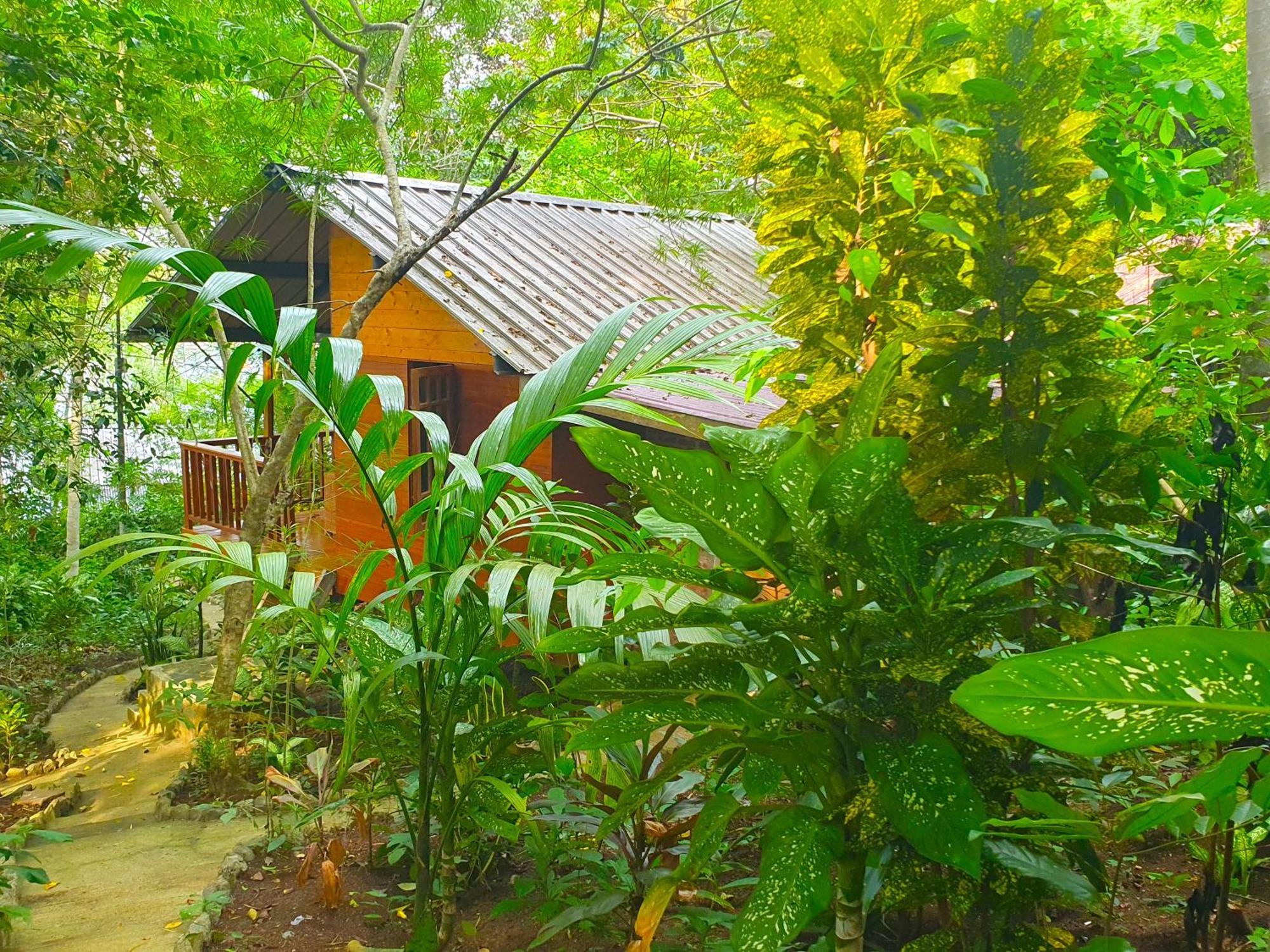Santi Garden Bungalows Iboih Buitenkant foto